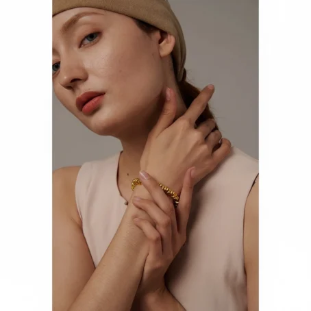 bracelet-mailles-irregulieres-entrelacees