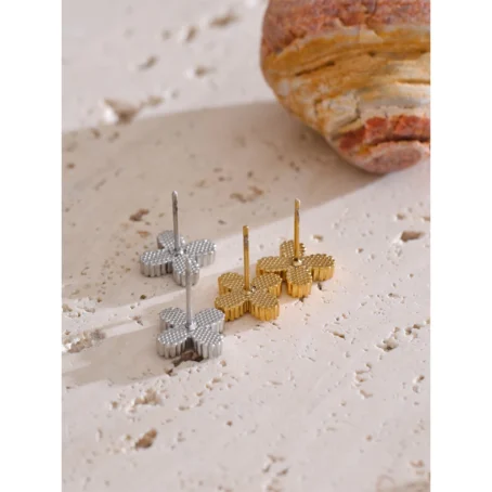 puce-doreille-acier-inoxydable