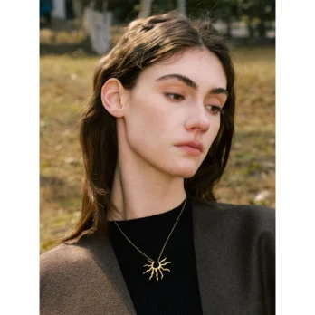 collier-soleil-acier-inoxydable