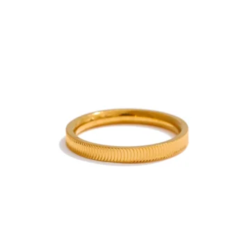 bague-alliance-fine-femme